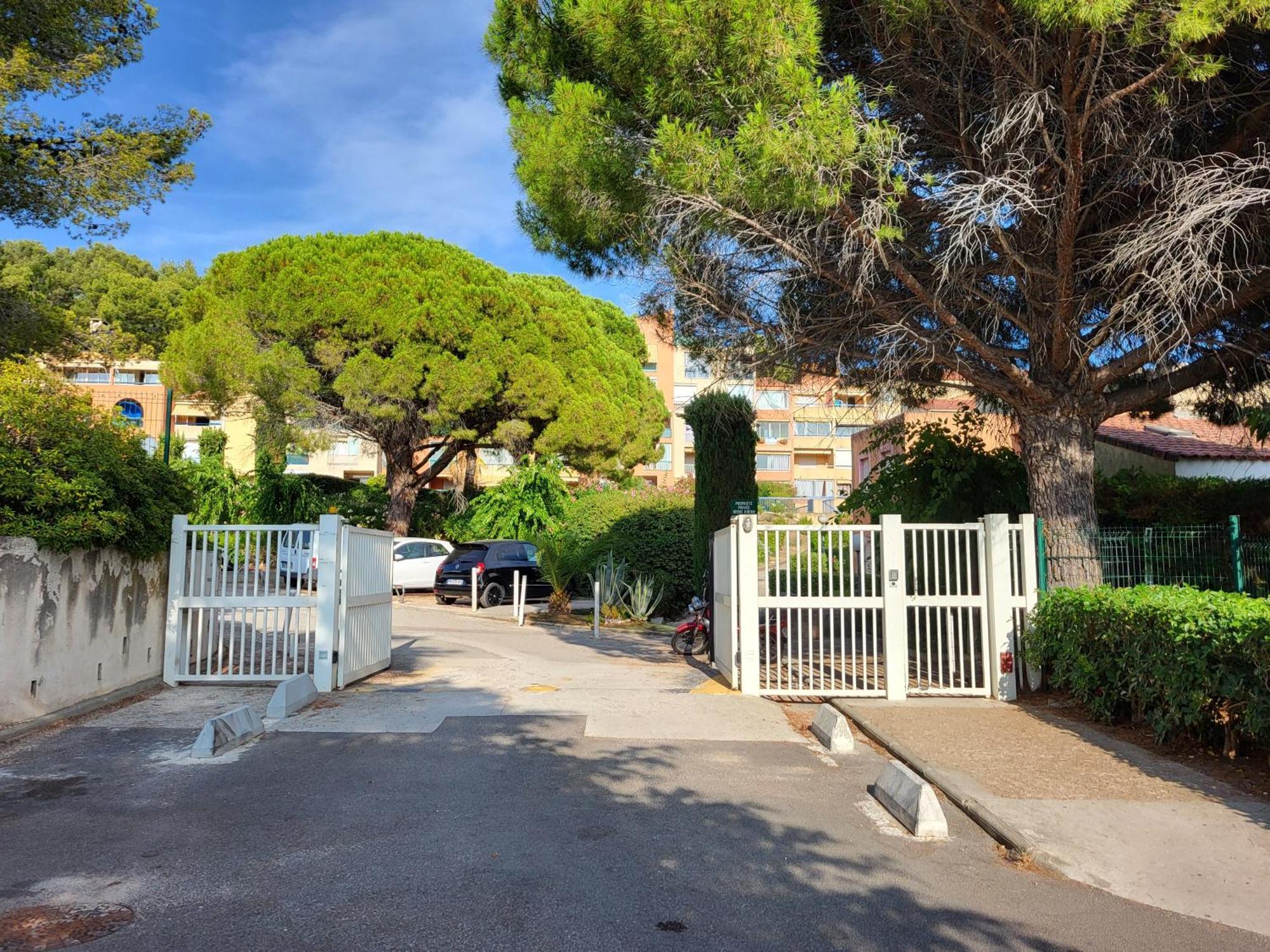 Kams Sea Appartement ラシオタ エクステリア 写真